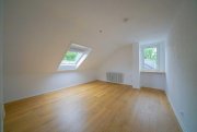 Ratingen Ratingen-Süd: Gemütliche 3-Zimmer-Dachgeschosswohnung mit EBK und Gartenmitbenutzung im Grünen Wohnung mieten