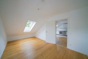 Ratingen Ratingen-Süd: Gemütliche 3-Zimmer-Dachgeschosswohnung mit EBK und Gartenmitbenutzung im Grünen Wohnung mieten