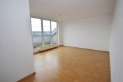Köln Wohnen und Arbeiten in heller 2-Zimmer-Wohnung mit individuellem Schnitt! Wohnung mieten