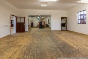 Acht Gewerbehalle mit Garagen: Ehemalige Schreinerei mit viel Platz als Lager oder für den Motorsport Gewerbe mieten