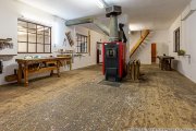 Acht Gewerbehalle mit Garagen: Ehemalige Schreinerei mit viel Platz als Lager oder für den Motorsport Gewerbe mieten