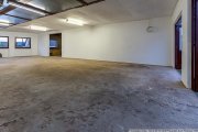 Acht Gewerbehalle mit Garagen: Ehemalige Schreinerei mit viel Platz als Lager oder für den Motorsport Gewerbe mieten