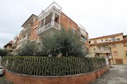 grosseto 5 VANI CON PILOTY E GIARDINO Wohnung mieten