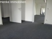 Frankfurt am Main Schöne und helle Bürofläche im 2. OG, 10 Räume, 300 m², Teeküche, Berner Straße, zu vermieten Gewerbe mieten