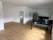 Hammersbach Attraktive Ausstellungs- & Lagerfläche inkl. Büro, ca. 260 m² Lager und 140 m² Büro zu vermieten Gewerbe mieten