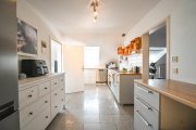 Großostheim DIETZ: 3 Zimmer Dachgeschoss-Wohnung im 3-Familienhaus mit Garage in Großostheim! Wohnung mieten