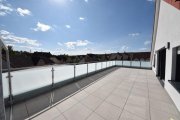 Elsenfeld DIETZ: 4-Zimmer-Wohnung mit Penthauscharakter und neuer Einbauküche, Tiefgarage im Energiesparhaus! Wohnung mieten