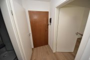 Heigenbrücken DIETZ: Neu-renovierte 1-Zimmer-Wohnung mit Balkon, Einbauküche, optionale Garage in Heigenbrücken! Wohnung mieten