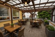 Sailauf DIETZ: Zentral gelegene Gaststätte mit Biergarten-Terrasse in Sailauf - Hauptstraße viele Parkplätze Gewerbe mieten