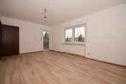 Dieburg DIETZ: Modernisierte 4,5 Zimmer-Wohnung mit Balkon, Garage und eigenem Garten - Direkter Zugang! Wohnung mieten