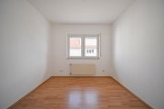 Babenhausen DIETZ: Gepflegte Obergeschosswohnung mit Balkon und Stellplatz in Babenhausen - Hergershausen. Wohnung mieten