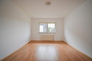 Babenhausen DIETZ: Gepflegte Obergeschosswohnung mit Balkon und Stellplatz in Babenhausen - Hergershausen. Wohnung mieten