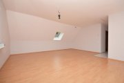 Münster (Landkreis Darmstadt-Dieburg) DIETZ: 2016 sanierte 3 Zimmer Dachgeschosswohnung Top modernisiert - Herrliche Wohnlage Wohnung mieten