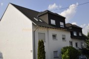 Hünstetten Moderne 3-Zimmer-Dachgeschosswohnung mit Einbauküche + Garage in Kernlage von Görsroth! Wohnung mieten