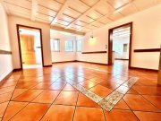 Singen (Hohentwiel) Praxis Ortsrand Singen mit 6 Räumen, 2 Eingängen & 8 Stellplätzen – Gewerberäume Gewerbe mieten