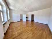 Hof H-43015 - Stilvolle 3-Zimmer-Altbauwohnung mit Einbauküche im Stadtzentrum von Hof Wohnung mieten