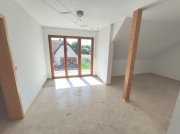 Pommersfelden 3 Zi. Wohnung im DG (1.OG) mit Balkon und Carport Wohnung mieten