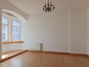 Meiningen (12403_01) MGN: helle 2-Raum-Wohnung mit Parkett, Holzdielung, Stuckdecken, Balkon und Einbauküche in der Innenstadt Wohnung