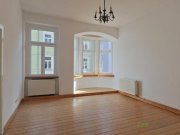 Meiningen (12403_01) MGN: helle 2-Raum-Wohnung mit Parkett, Holzdielung, Stuckdecken, Balkon und Einbauküche in der Innenstadt Wohnung