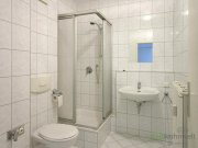 Meiningen (12536_44) MGN: hübsche 1-Raum-Wohnung mit Balkon im 2.Obergeschoss, neue Vinylbböden, EBK möglich, Aufzug Wohnung mieten