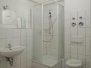 Meiningen (12536_98) MGN: kleine 2-Zimmer-Wohnung mit Laminatböden zum ruhigen Innenhof, EBK und Hausmeisterdienste inkl. Wohnung mieten