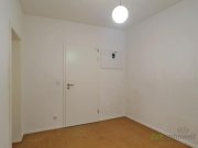 Meiningen (13110_03) MGN: helle, großzügige 3-Zimmer-Wohnung mit Einbauküche in der Fußgängerzone, Bad mit Dusche und Fenster Wohnung