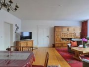 Gotha (EF1260_M) Gotha: Gotha, große möblierte Wohnung in historischem Stadthaus direkt am Hauptmarkt Wohnung mieten